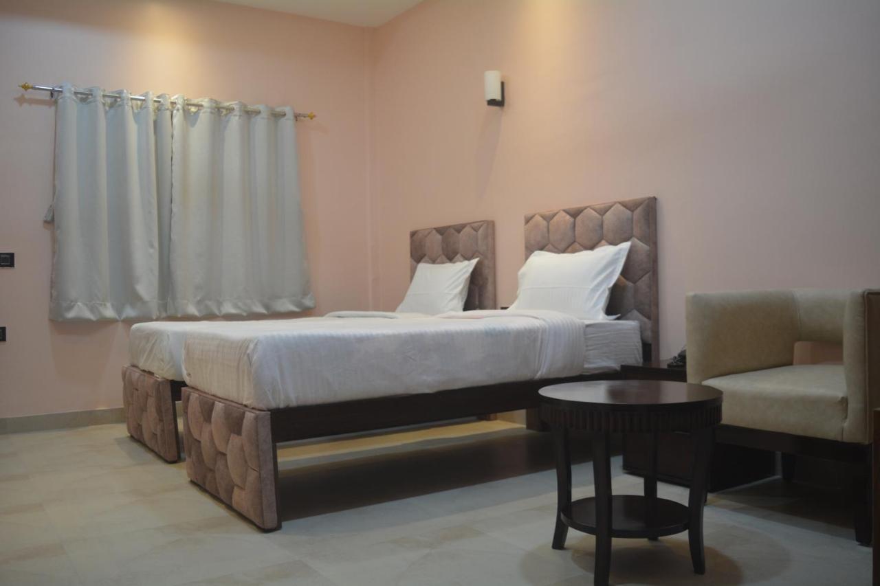 Maharaja Hotel & Banquet Darbhanga Екстер'єр фото