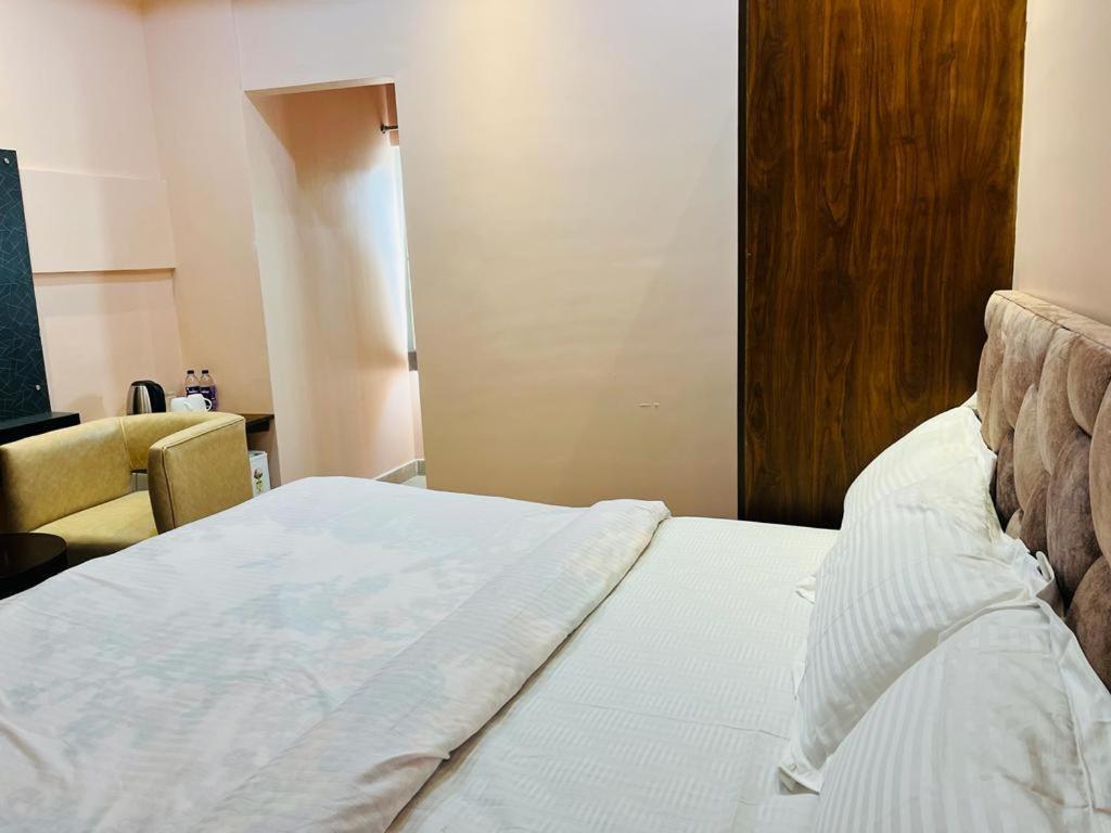 Maharaja Hotel & Banquet Darbhanga Екстер'єр фото